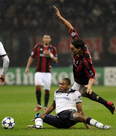 Sức mạnh và tốc độ của Tottenham khiến Milan gặp rất nhiều khó khăn. Ảnh: AFP.