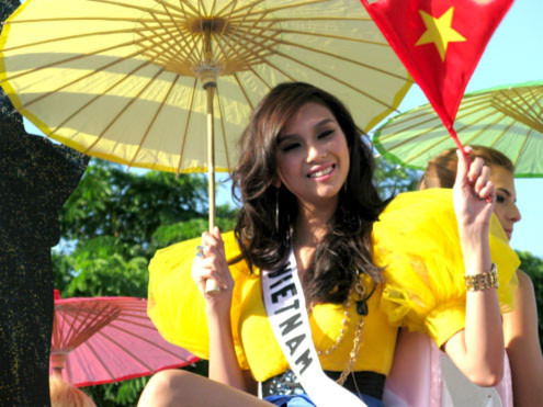 Hoàng Yến nổi bật tại Miss Universe 2009. Ảnh: Mu.