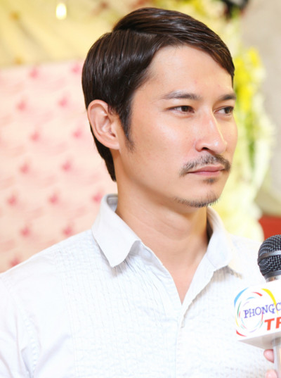 Huy Khánh là nam diễn viên dính với nhiều scandal tình ái với các người đẹp trong làng showbiz