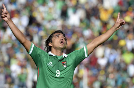 Marcelo Martins mở tỉ số cho đội chủ nhà Bolivia