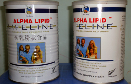 Sữa non Alpha Lipid được quảng cáo như thần dược, bán giá khủng.