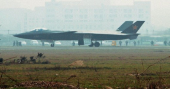 Máy bay tàng hình J-20 của Trung Quốc được cho là đã làm nhái từ chiếc F-117 Nighthawk của Mỹ bị bắn rơi tại Serbia năm 1999 Máy bay tàng hình J-20 của Trung Quốc được cho là đã làm nhái từ chiếc F-117 Nighthawk của Mỹ bị bắn rơi tại Serbia năm 1999