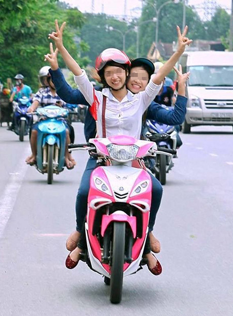thieu nu lai xe