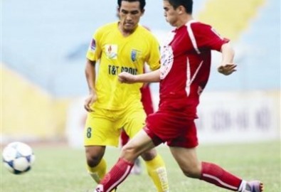 B.Bình Dương và Hà Nội T&T cùng thua