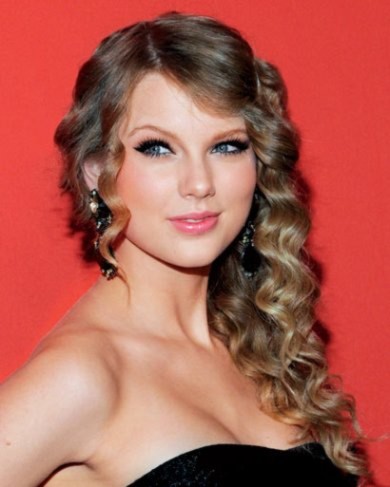 815426116_Taylor_Swift_20George_20Napolitano_20FilmMagic