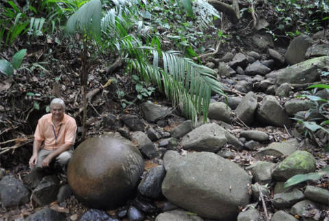 Costa Rica có khoảng 300 viên đá tròn như thế này.