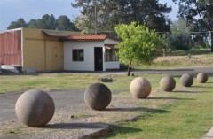 Những quả cầu đá bí ẩn