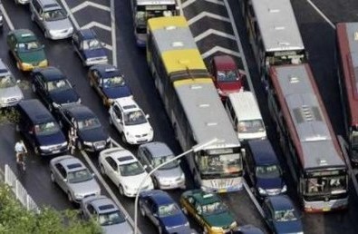 Trung Quốc: Kinh hoàng tắc đường 9 ngày, kéo dài 100km