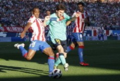Messi giúp ĐKVĐ Barcelona phá dớp trên sân Vicente Calderon