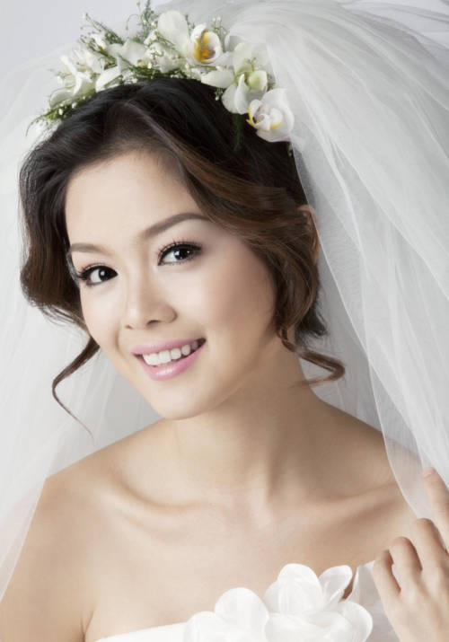Model Việt đua nhau làm cô dâu