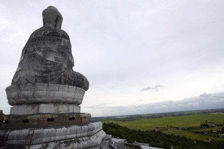 Ngam pho tuong da lon nhat Dong Nam A