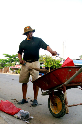 Những người ngoại quốc ‘lượm’ rác ở Sài Gòn