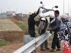 'Dịch vụ lạ' trên đại lộ dài nhất Việt Nam