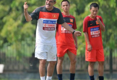 HLV Calisto tin tưởng Công Vinh kịp thi đấu AFF Cup