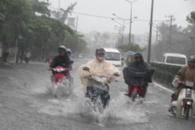Khánh Hòa, Phú Yên: Sập nhà, ngập đường vì mưa lớn nhiều ngày