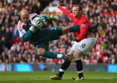Liverpool yêu cầu MU tránh xa Pepe Reina