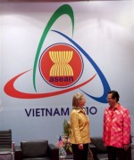 Ngoại trưởng Mỹ Clinton đến Hà Nội dự Cấp cao Đông Á