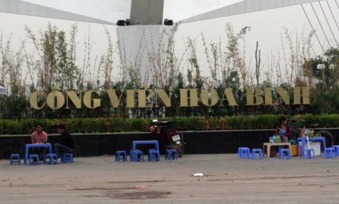 Công trình kỷ niệm 1000 năm Thăng Long - Hà Nội đã bắt đầu xuống cấp Công trình kỷ niệm 1000 năm Thăng Long - Hà Nội đã bắt đầu xuống cấp