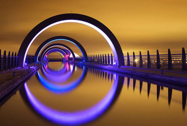 Falkirk Wheel vào đêm (Giải nhì, Thể loại cảnh thành phố) - Ảnh: David Stanton