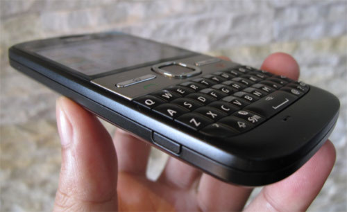 Nokia E5 chính hãng giá 4,9 triệu đồng