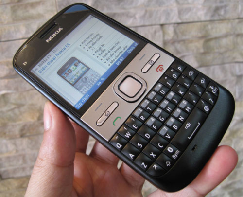Nokia E5 chính hãng giá 4,9 triệu đồng