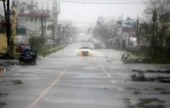 Siêu bão Megi phá tan tành Philippines