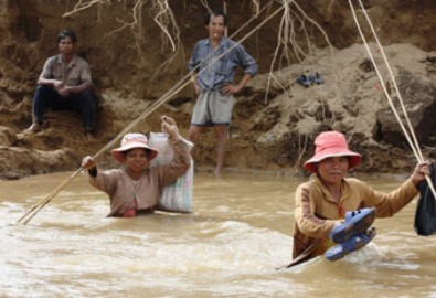 6.000 dân huyện núi Khánh Sơn bị cô lập sau lũ