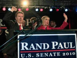 6 Một “ngôi sao” của đảng Cộng hòa, ông Rand Paul, vui mừng với thắng lợi của mình tại bang Kentucky - Ảnh: Reuters