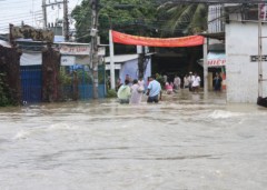 Cận cảnh chạy lũ ở Khánh Hòa