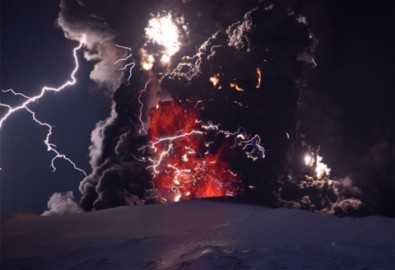 Cảnh tượng chưa từng thấy về núi lửa tại Iceland