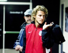Diego Forlan: 18 triệu euro, Real mua không?