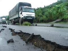 Khẩn cấp ứng phó sự cố sạt lở trên Quốc lộ 1A