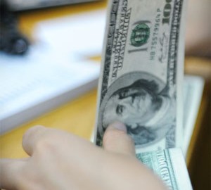 Ngân hàng Nhà nước bơm ngoại tệ can thiệp thị trường