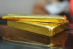 Ngân hàng Nhà nước cho nhập vàng, giá tụt dốc