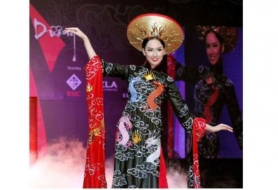 Những kiều nữ làm rạng danh trang phục truyền thống Việt
