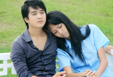 Phạm Quỳnh Anh làm nữ bác sĩ xinh đẹp