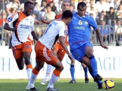 Rivaldo chia tay 'mỏ vàng' Bunyokdor