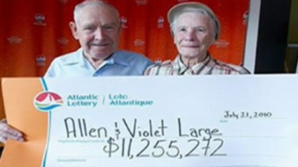 Ông bà Allen và Violet Large tuyên bố “có nhau là đủ”.