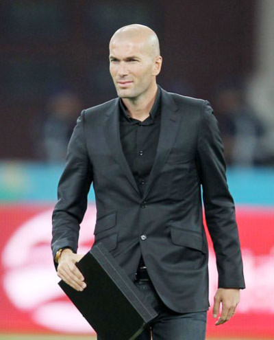 Zidane chính thức nhậm chức tại Real Madrid: Huyền thoại đã trở lại