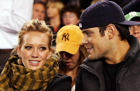 Hilary Duff và Mike Comrie. Ảnh: sportsillustrated.