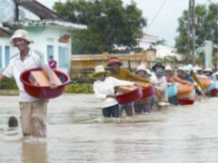 Bình Định, Phú Yên lại bị lũ chia cắt