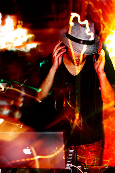 Jonathan Glaser - một DJ trẻ người Thụy Điển