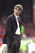 Fergie - Wenger: 14 năm duyên nợ
