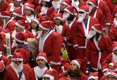 Kỷ lục thế giới: Đoàn diễu hành có nhiều ông già Noel nhất