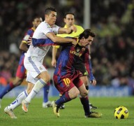 Leo Messi và Cris Ronaldo chạm đỉnh thế giới
