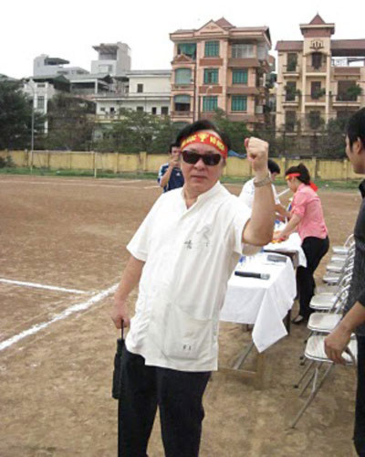 NSND Trung Kiên - cổ động viên bóng đá cuồng nhiệt của khoa thanh nhạc