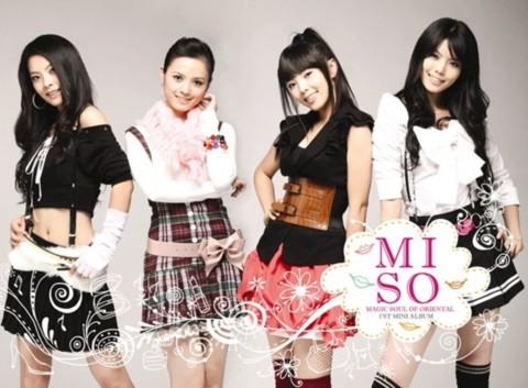 Nhóm nhạc M.I.S.O với các thành viên