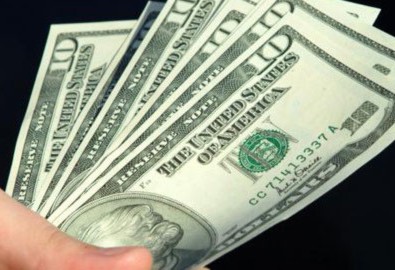 Đổi tiền 2 USD: Tiếp tay cho nạn "đô la hóa"?