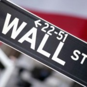 S&P 500 lên mức đỉnh mới trong 2 năm