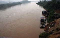 Sa Pa mưa lớn, nước sông Hồng đột ngột dâng cao